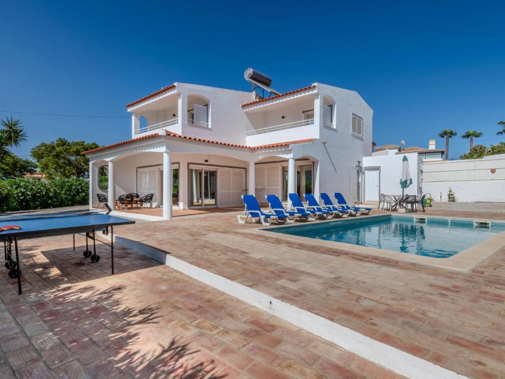 une villa avec piscine et une maison dans l'établissement Villa Villa dos Sonhos by Interhome, à Galé