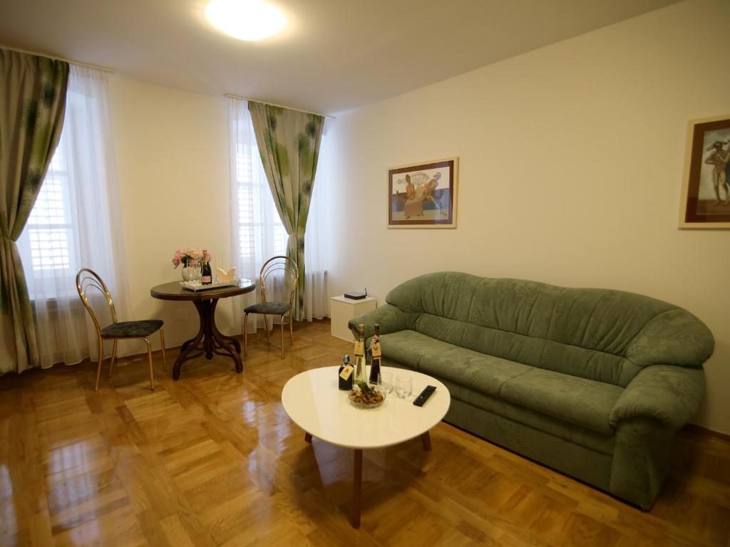 Posedenie v ubytovaní A&G Apartments