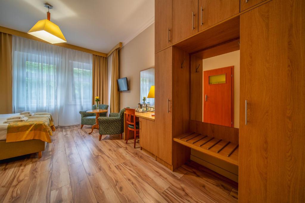 Hotel Mir-Jan SPA - 4