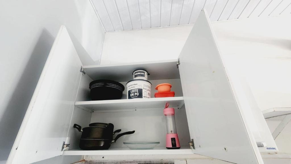 Køkken eller tekøkken på Sao Luis Praia Studio