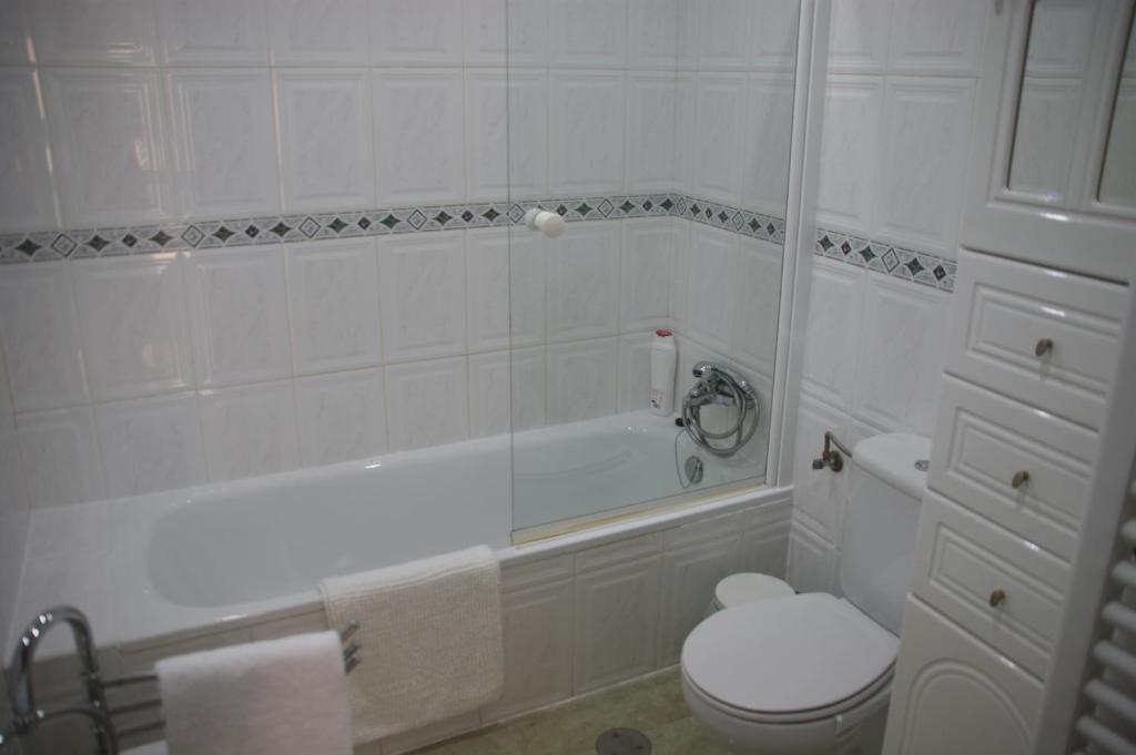 Koupelna v ubytování Apartamentos La Muralla