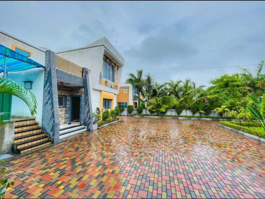 Το κτήριο όπου στεγάζεται  η βίλα