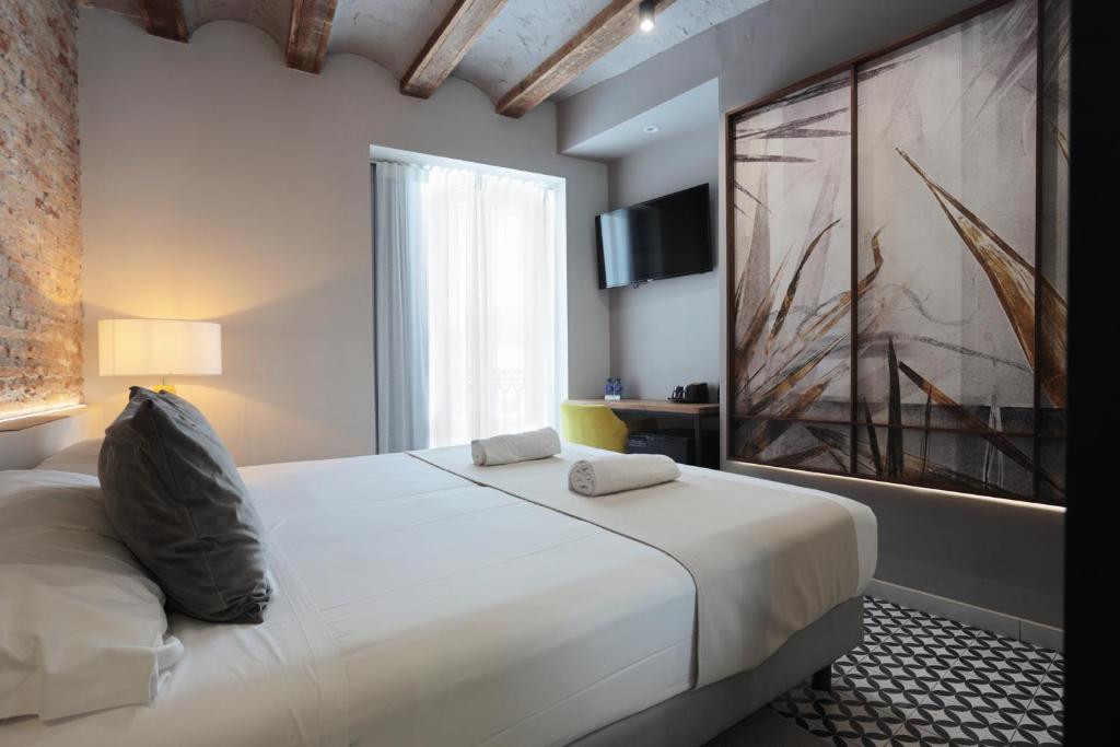 YOU & CO. Quart Boutique - Resim 28