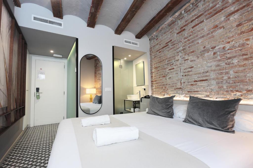 YOU & CO. Quart Boutique - Resim 27