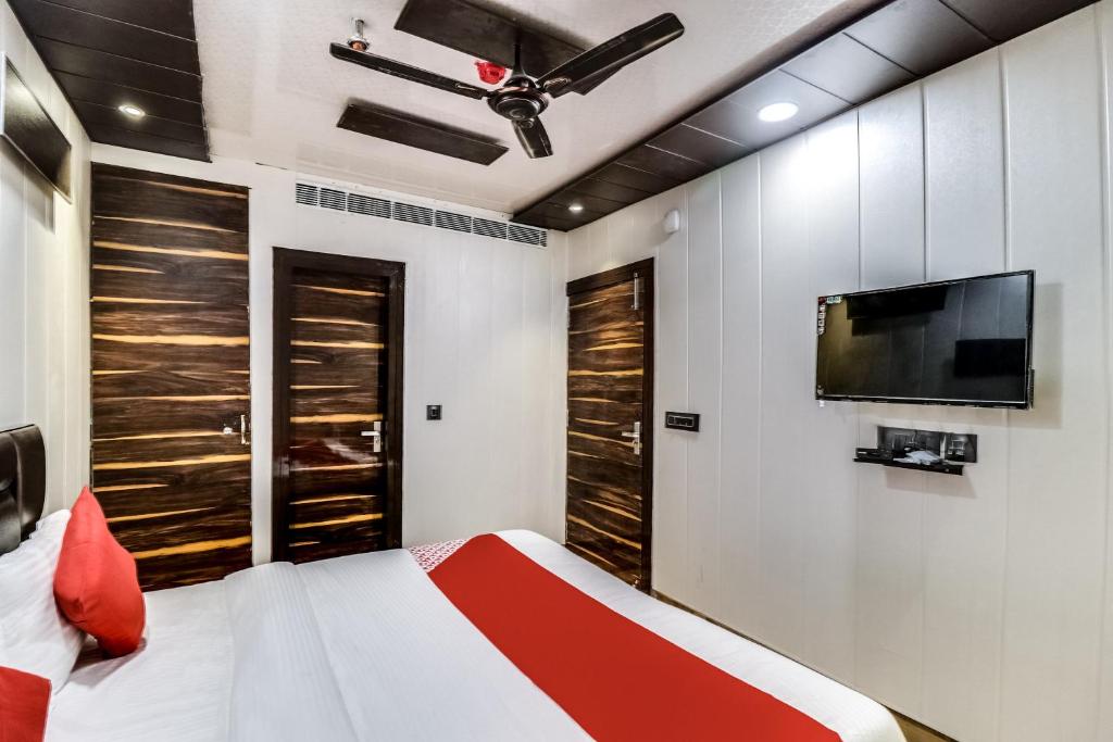 TV a/nebo společenská místnost v ubytování Hotel O JPS Galaxy Hotel
