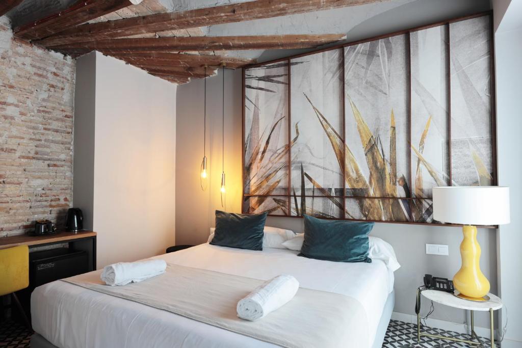 YOU & CO. Quart Boutique - Resim 29