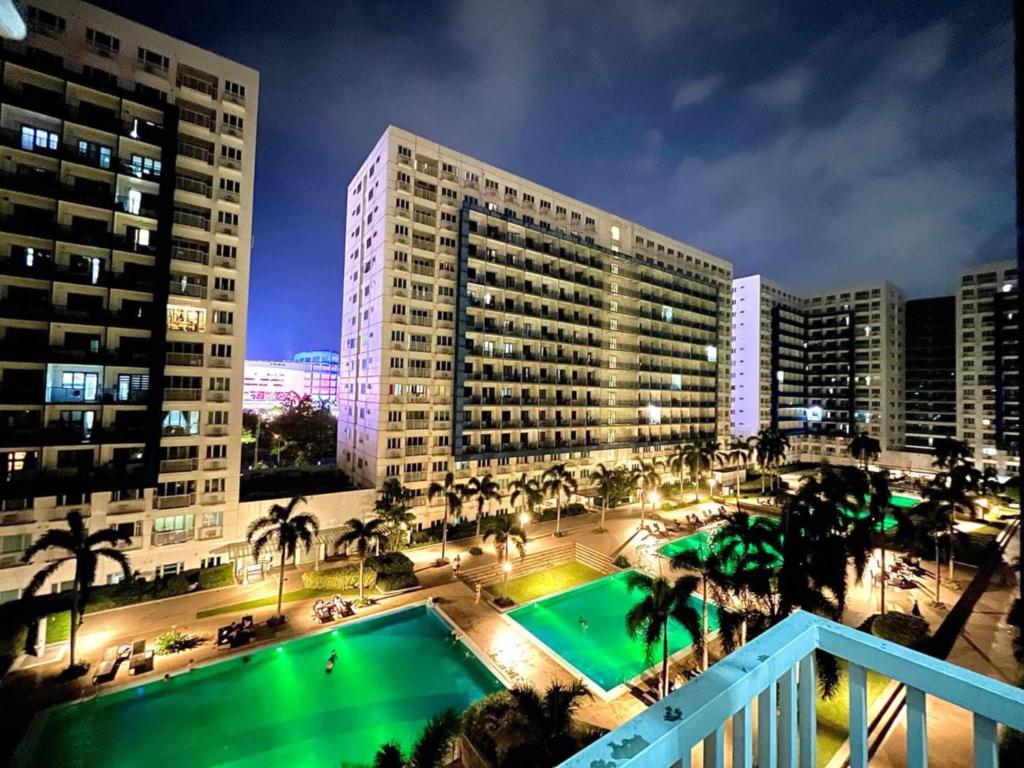 Bazén v ubytování MOA Staycation - by Marites nebo v jeho okolí