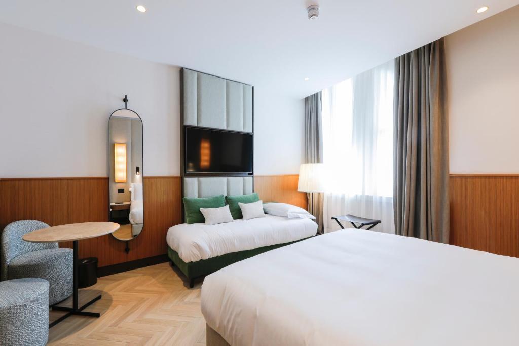 Circle6 Rome - Resim 18