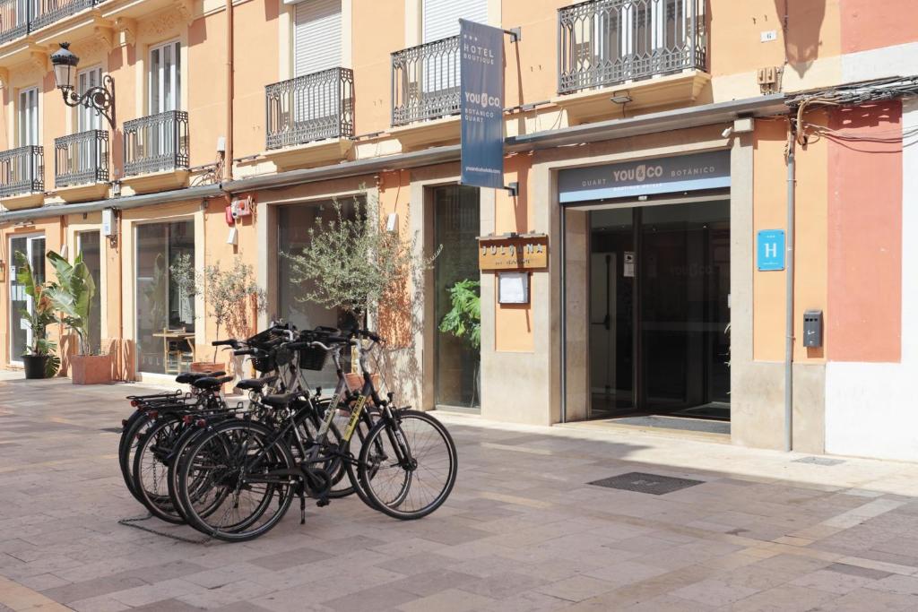 YOU & CO. Quart Boutique - Resim 7