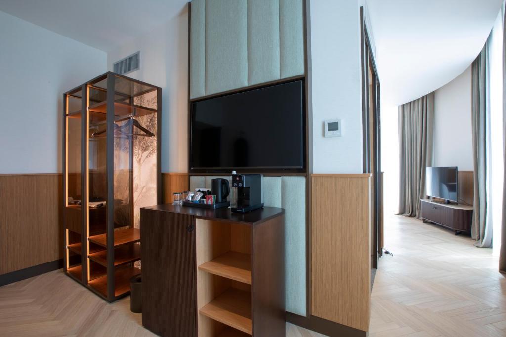 Circle6 Rome - Resim 4