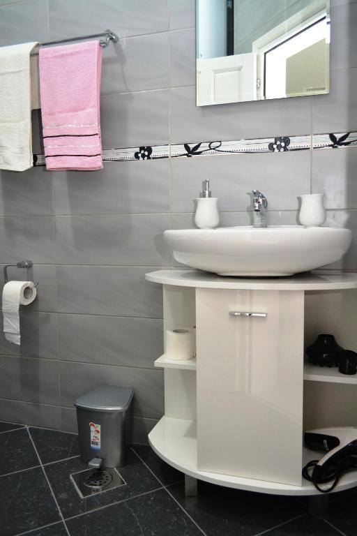 Kupatilo u objektu Apartments Parapid