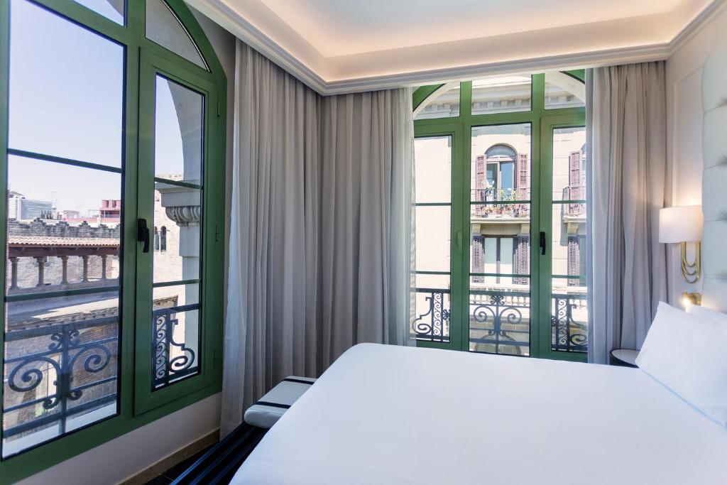 
Double Room with Wall View
