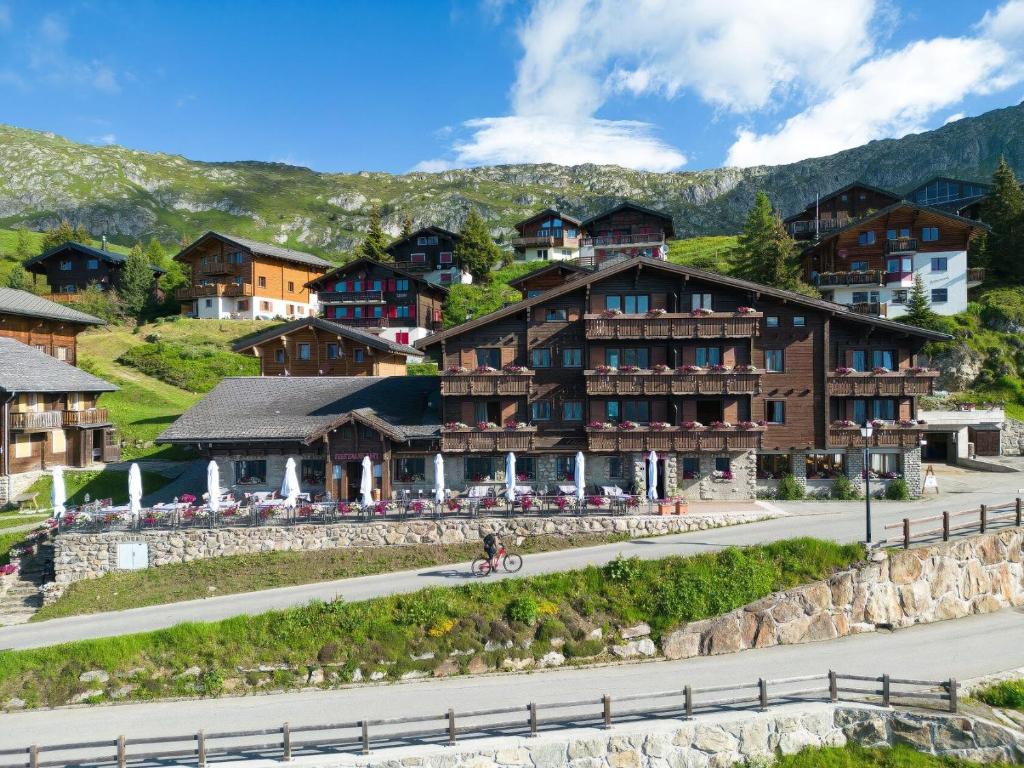 Nespecifikovaný výhled na hory nebo výhled na hory při pohledu z hotelu
