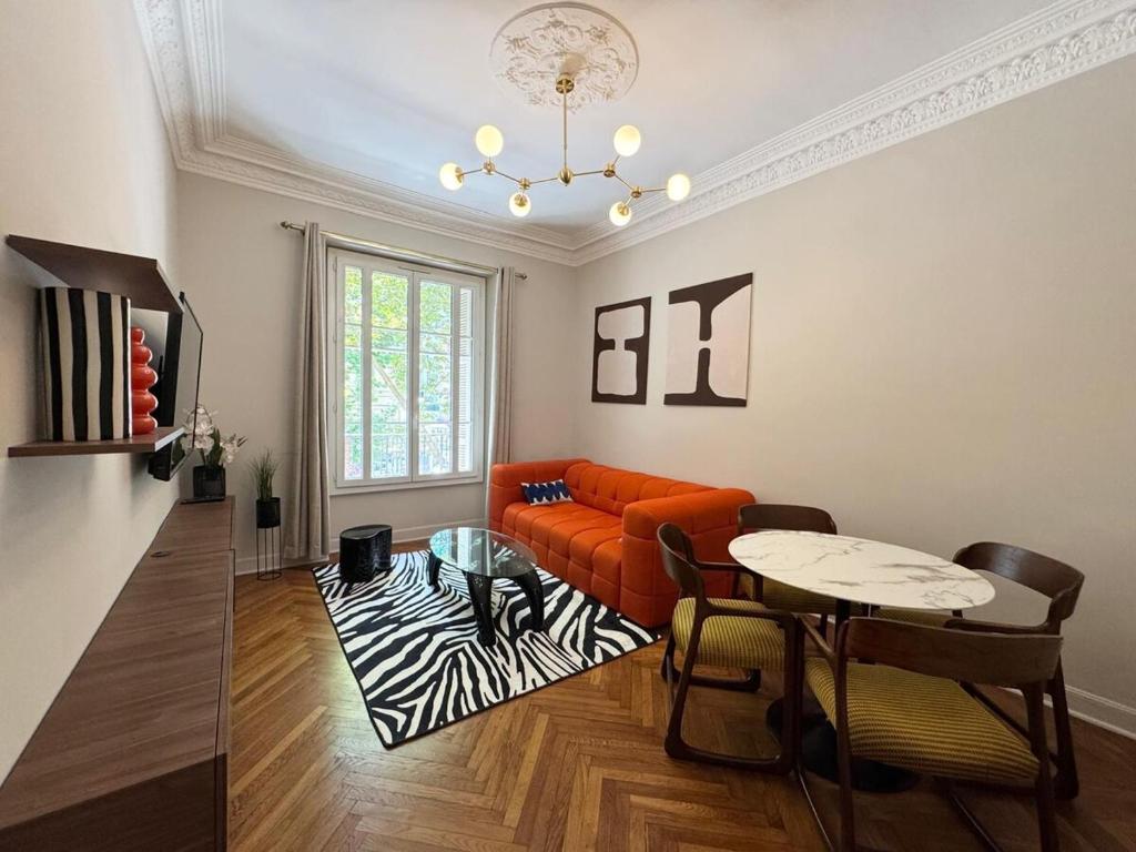 Magnifique appartement dans palais Niçois
