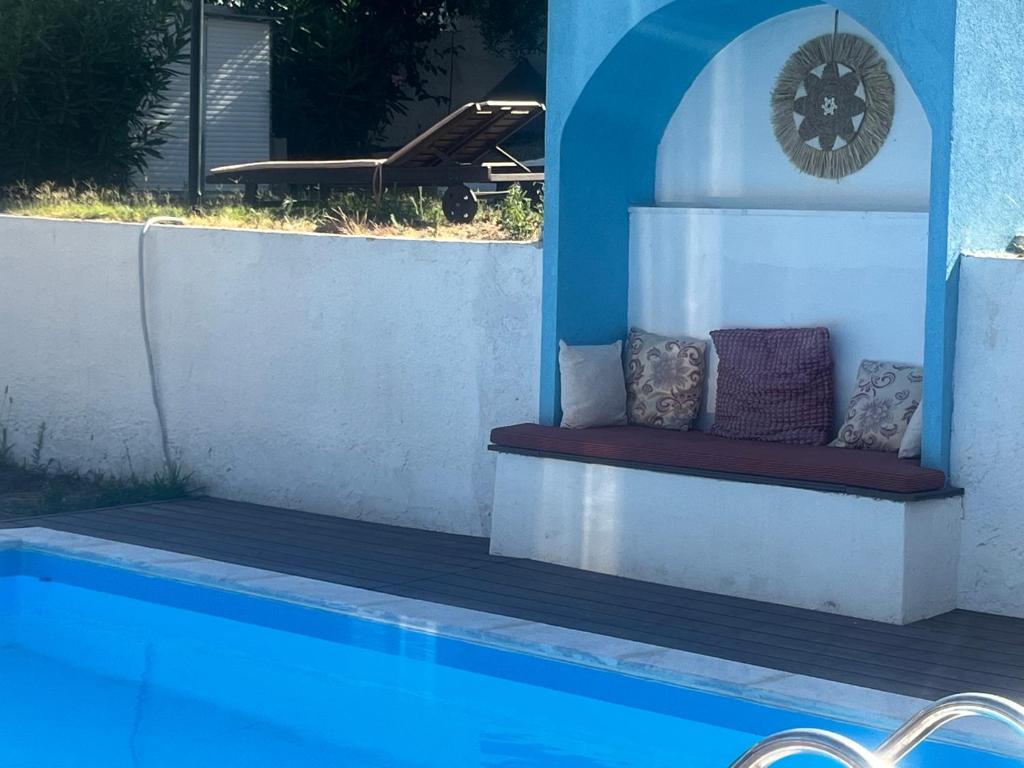 Villa Askamnia and Suites - Suite With Private Pool