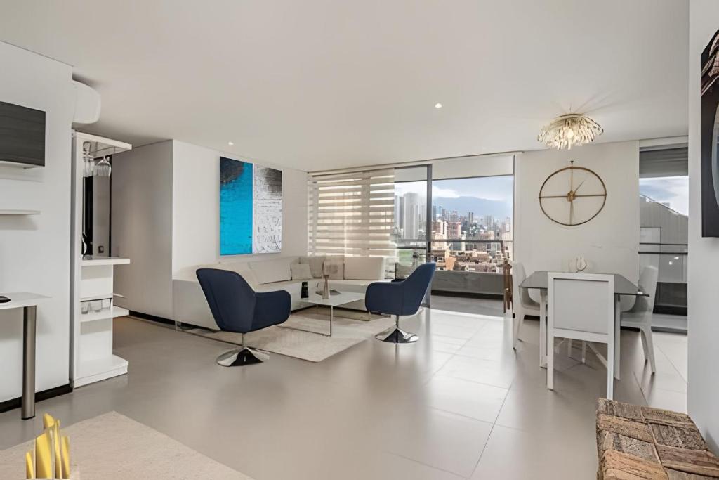 TV a/nebo společenská místnost v ubytování Life 1202 - Pleasant Apt in Poblado with AC