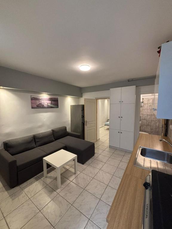 Golden Apartment