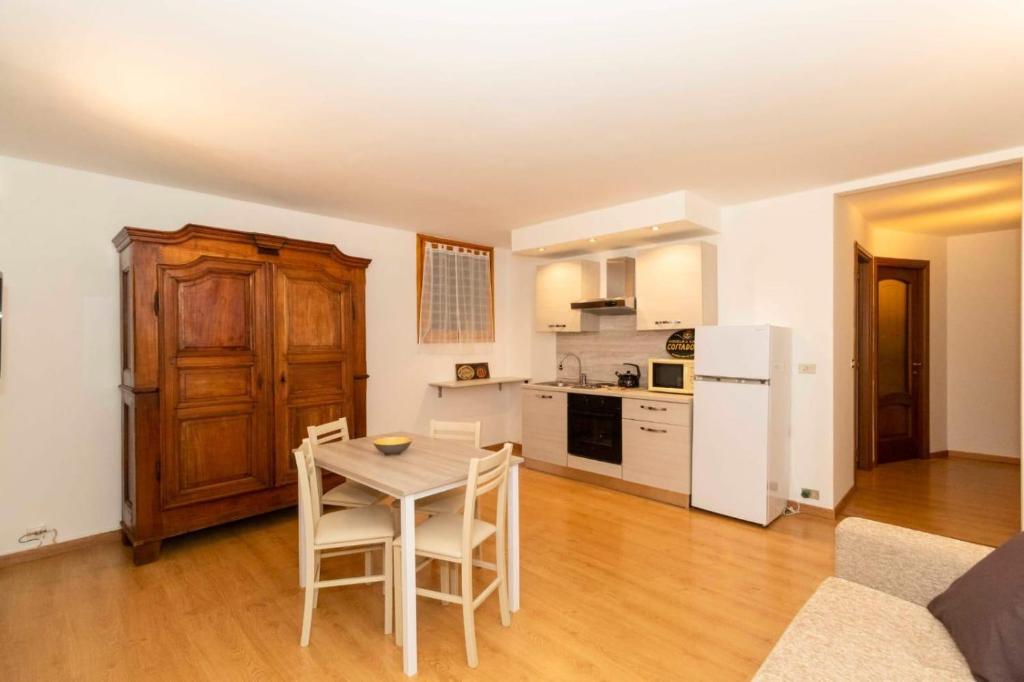 Η κουζίνα ή μικρή κουζίνα στο Silenziosa, nel verde, pet allowed: Golden Home*