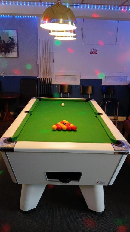 The Merlin Hotel - Resim 9