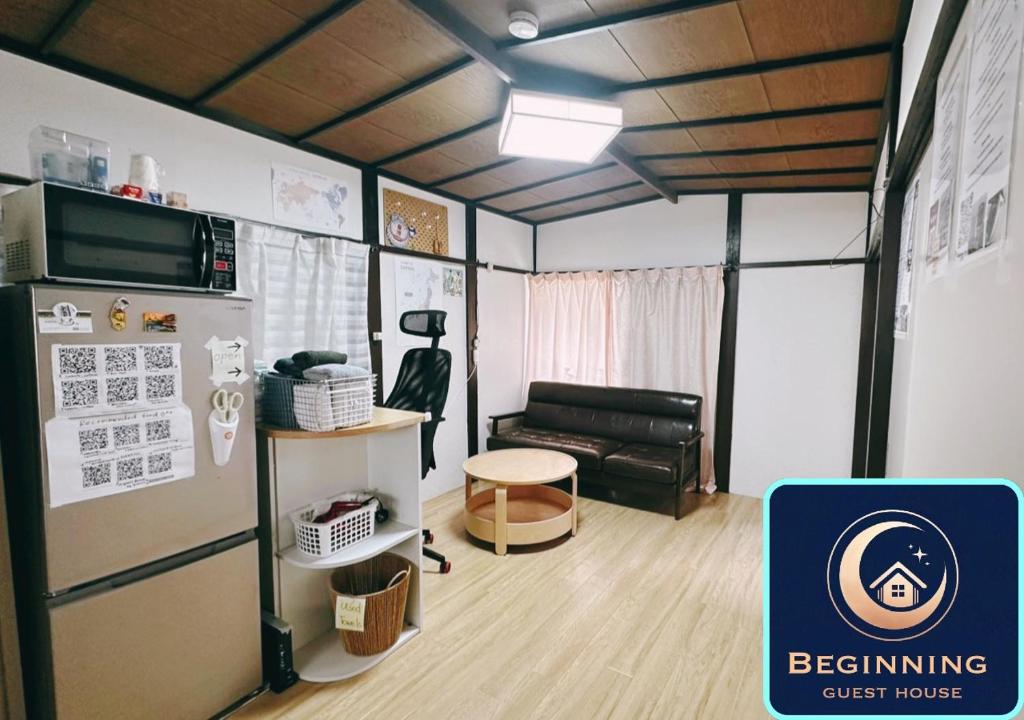 Kuhinja oz. manjša kuhinja v nastanitvi Beginning guest house whole house rent 一棟まるごと貸切の宿