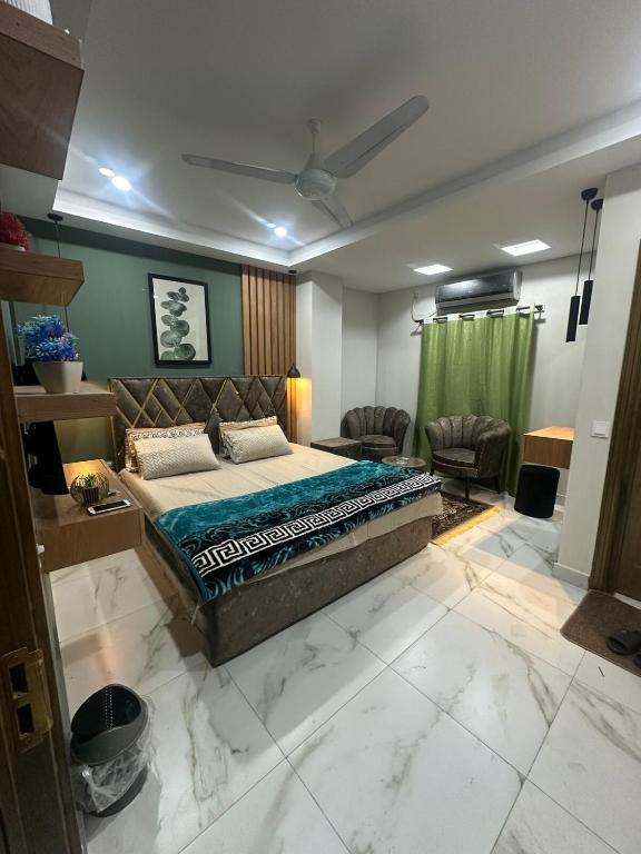 Posezení v ubytování 1BR Apartment for Rent in Islamabad