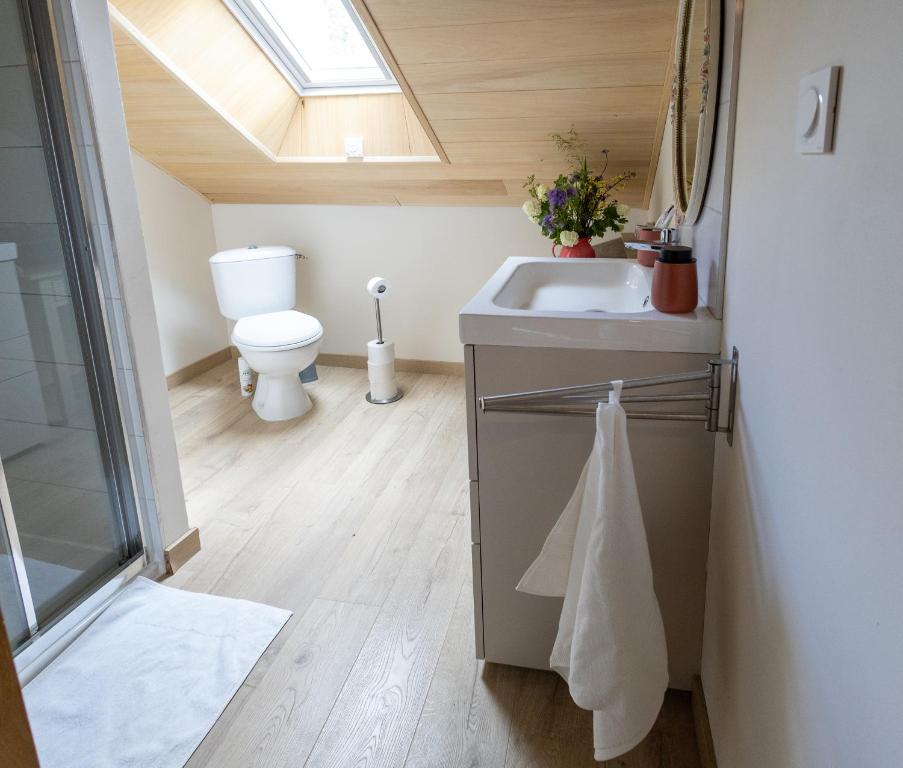 Chambres d'hôtes, table d'hôtes des Reinières proche La Loire à Vélo, 3 chambres 7 couchages - Habitación Triple