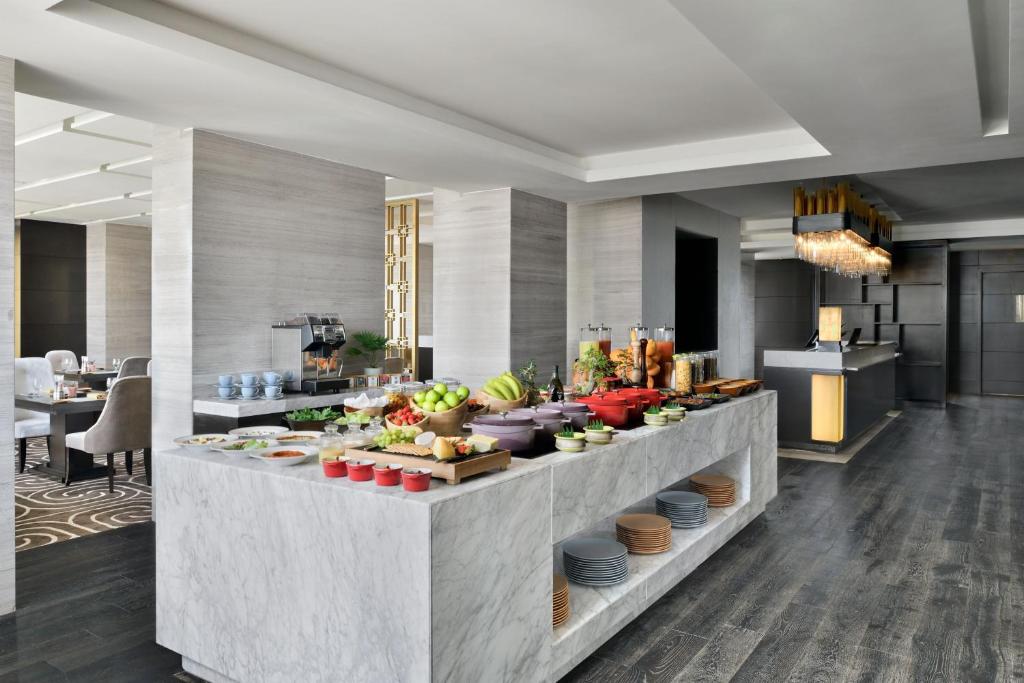 Sheraton Colombo Hotel - 8