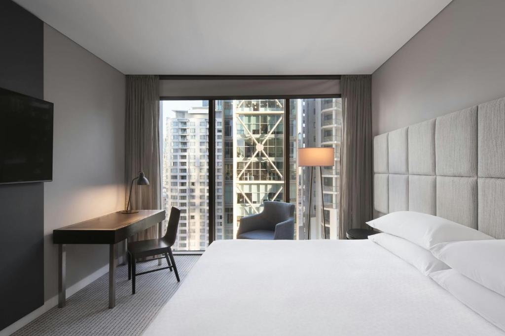 
Deluxe King Room with City View
