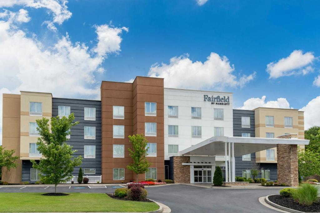 Fairfield Inn and Suites by Marriott Calhoun - Housity