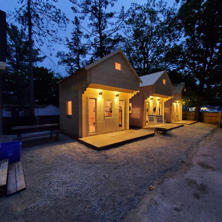 Gambar di galeri bagi Wasaga Beach Bunkie 9 di Wasaga Beach