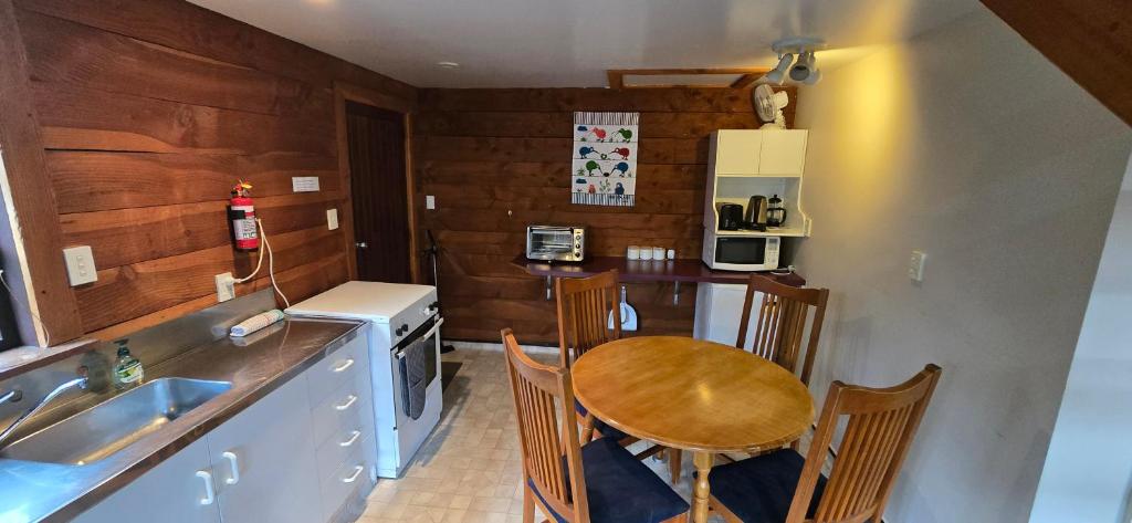 Alpine Holiday Apartments & Campground - Resim 38