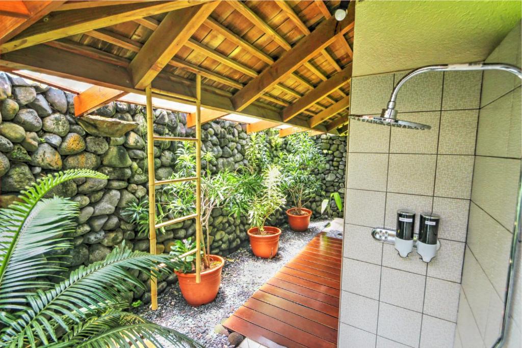 TAHITI Tamanu House - Séjour Bord de mer, Plage privée, TV, Wifi, Hôte Polynésienne - photo 7 - Tahiti, Polynésie