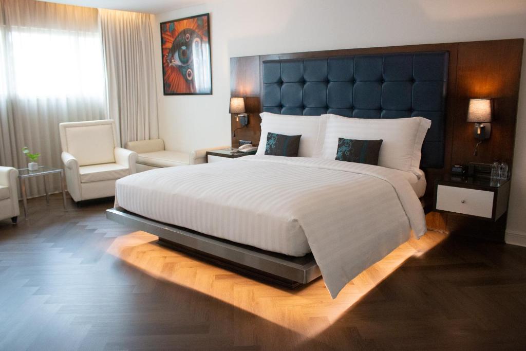 Night Hotel Bangkok - Sukhumvit 15 - Grand Gold King