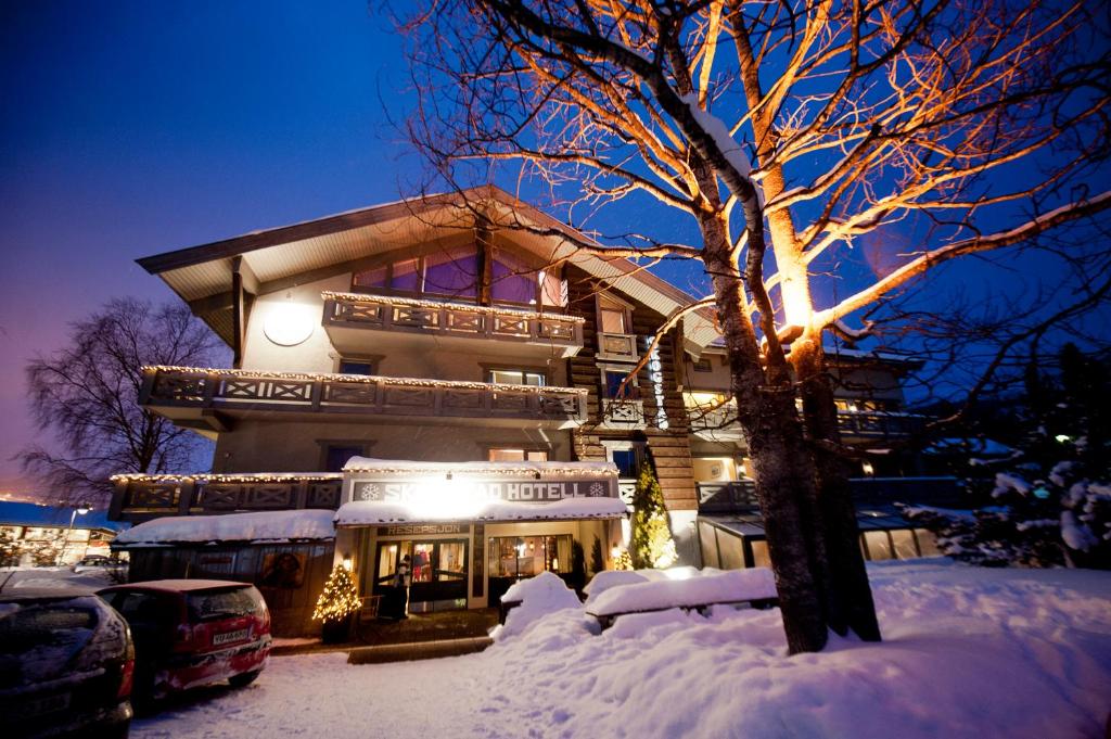 겨울의 Skogstad Hotel