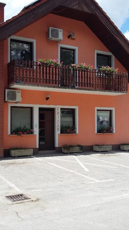 Budova, kde se bed and breakfast nachází