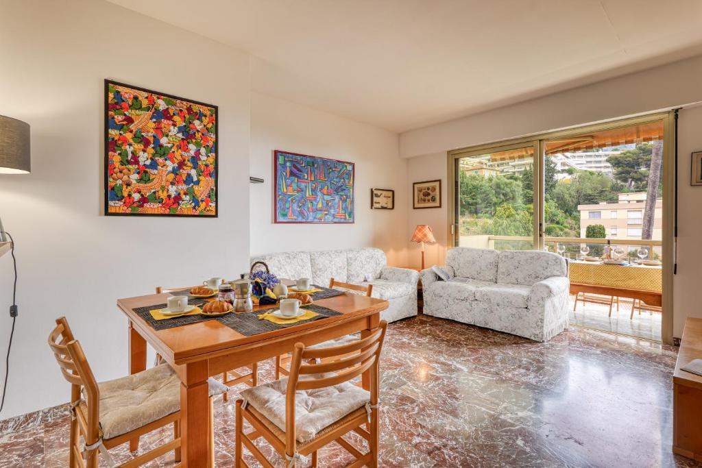 Les Cypres Garavan Apartment for 7