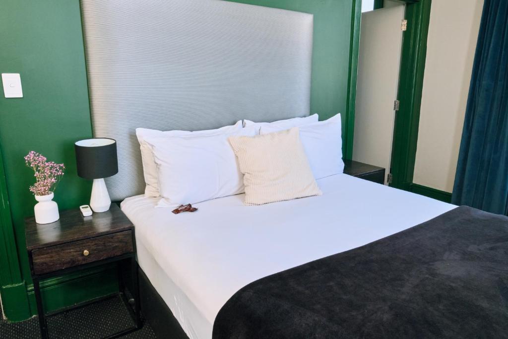 The Stirling Arms Hotel - Resim 14