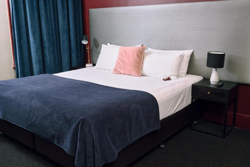 The Stirling Arms Hotel - Resim 17