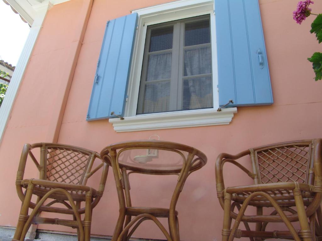 Fotografie z fotogalerie ubytování Aiolos Rooms v destinaci Tsoukalades