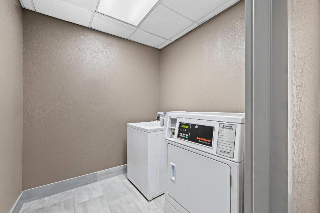 Comfort Suites Columbia at Harbison photo
