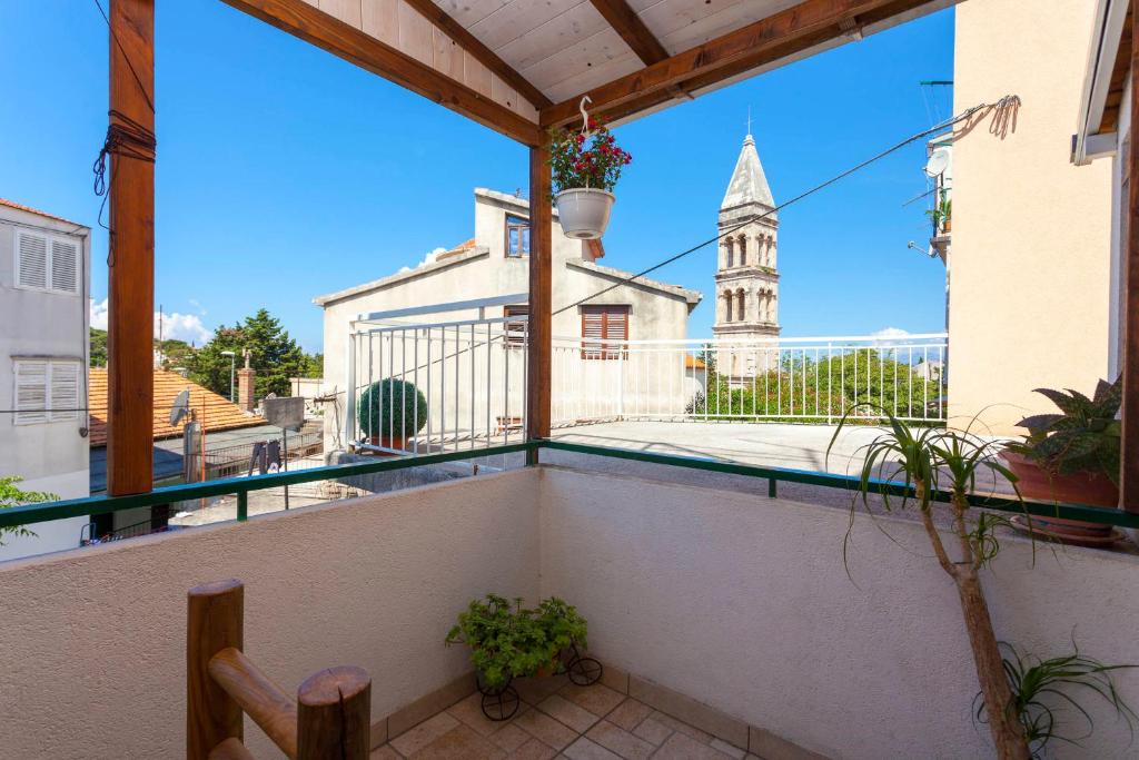 Apartments Sanja - Apartment With Terrace