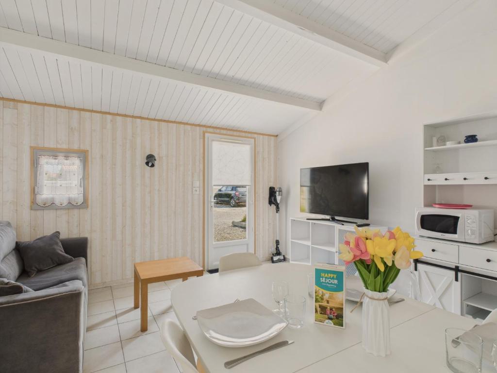 Μια τηλεόραση ή/και κέντρο ψυχαγωγίας στο 500 m de la plage, appart 2 adultes 2 enfants