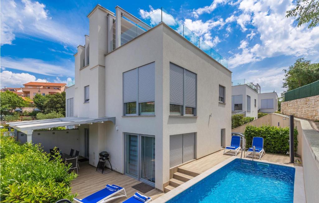 Πισίνα στο ή κοντά στο Cozy Home In Malinska