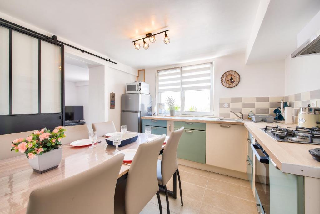 Imagen de la galería de 100m de la plage - Appart avec jardin pour 5, en Brignogan-Plage