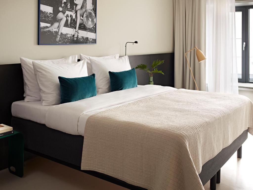 Numa Berlin Savi - 7