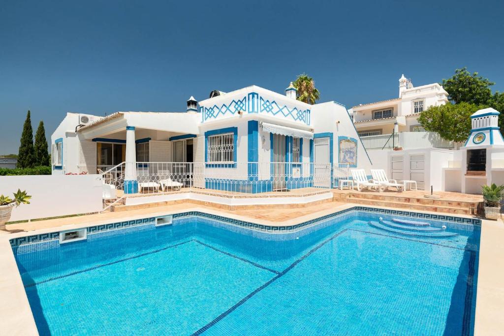 Charming Guia Villa 3 Bedrooms Villa Eulalia Private Pool & Close