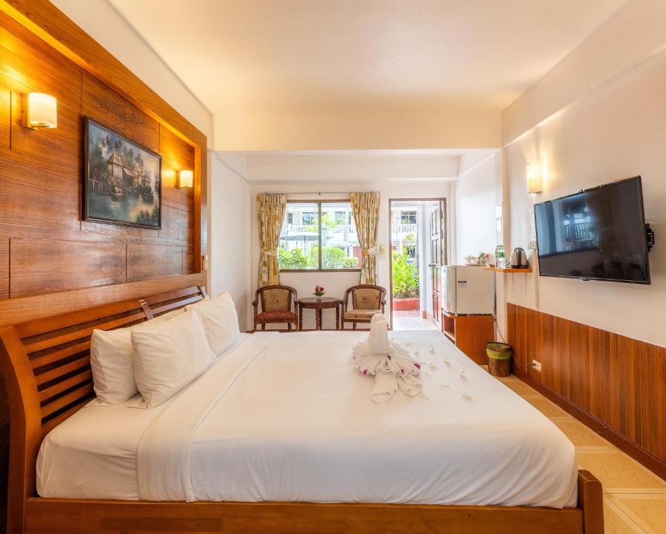 The Expat Hotel Patong - Resim 7