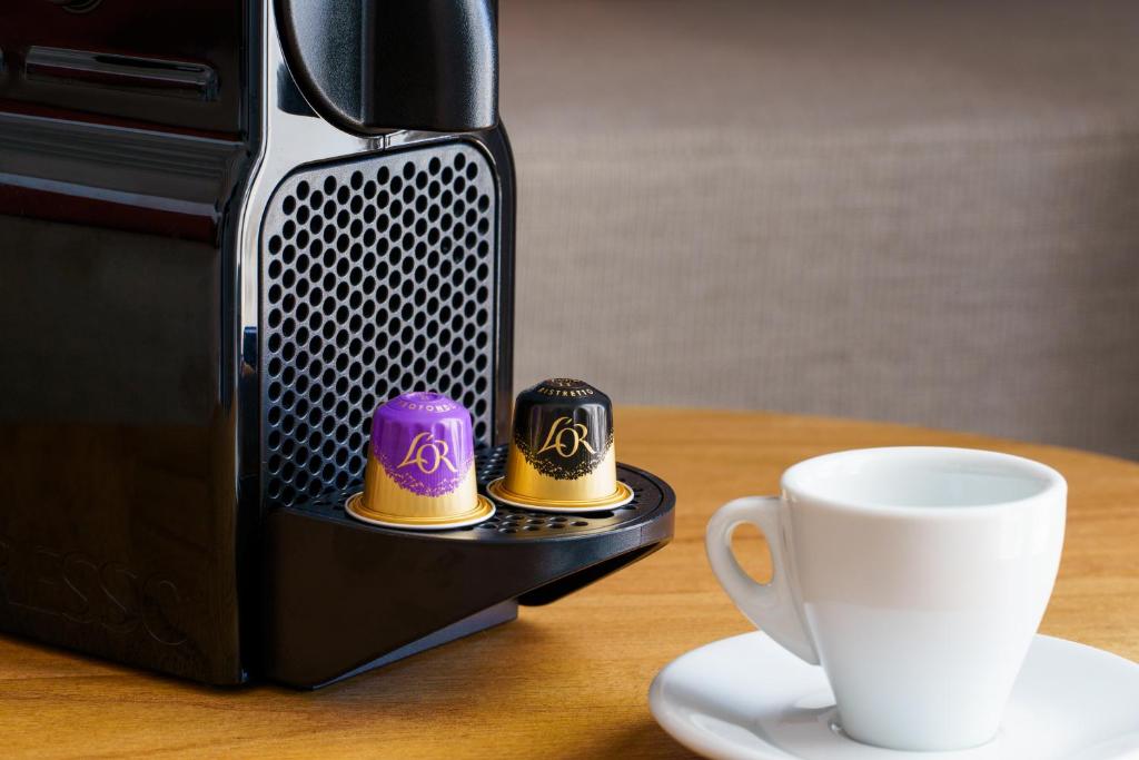 Mr and Mrs White Tinos - 17