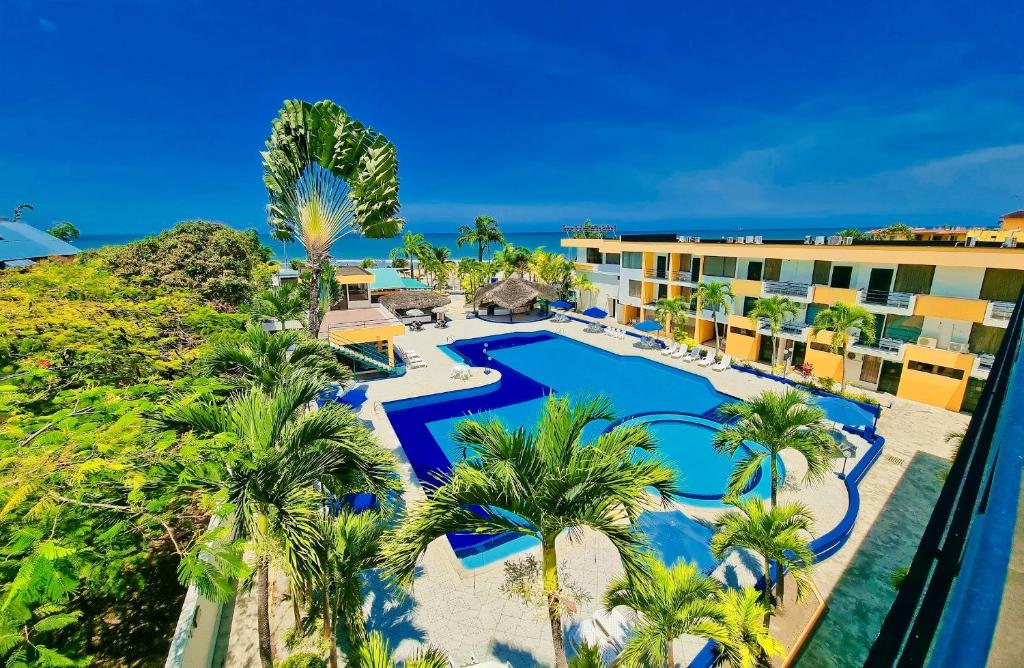 Bazén v ubytování Hotel Club del Sol nebo v jeho okolí