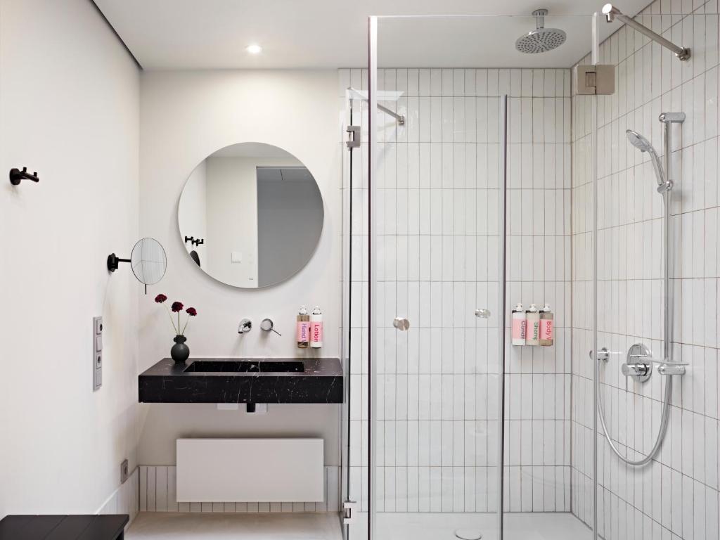 Numa Berlin Savi - 3